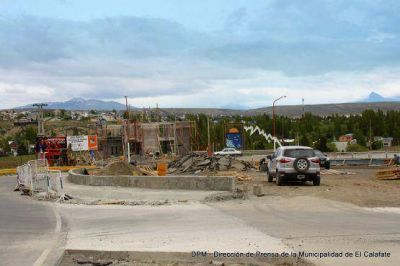 Contin�an los trabajos sobre la rotonda de acceso a El Calafate