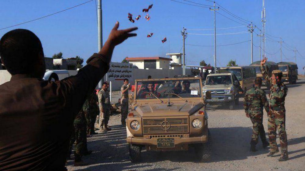 Rebeldes sirios llegan a Kobane para apoyar la resistencia kurda contra el ISIS
