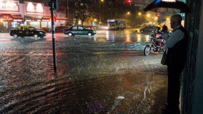 El Servicio extendi� la alerta por lluvias y vientos hasta las 14