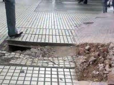 LA DEFENSOR�A DEL PUEBLO RECLAMA SOLUCIONES POR LAS INNUMERABLES VEREDAS ROTAS