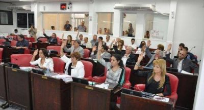 Con la connivencia radical el PJ cambi� la fecha de las PASO