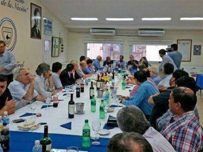 Gremios del transporte se unieron para reclamar compensaci�n salarial