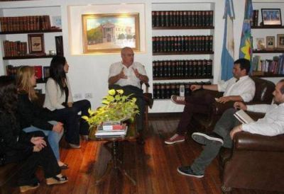 Echeverr�a recibi� a miembros del Consejo Provincial de la Mujer