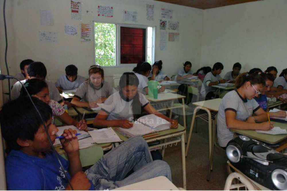 �Ning�n chico se va a quedar afuera por falta de bancos�