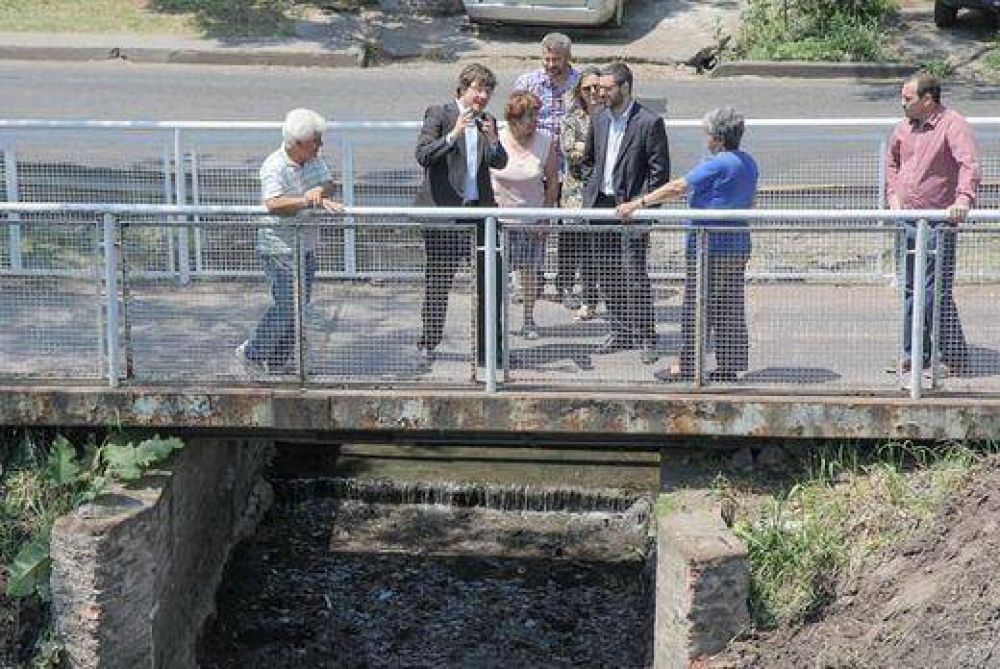 Lucas Ghi y Hern�n Sabbatella recorrieron obras de saneamiento en El Palomar