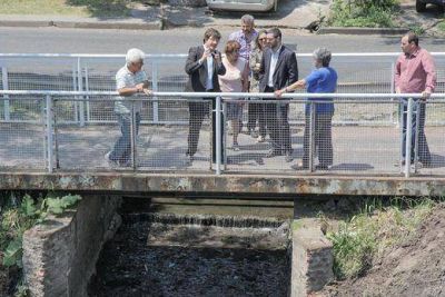 Lucas Ghi y Hern�n Sabbatella recorrieron obras de saneamiento en El Palomar