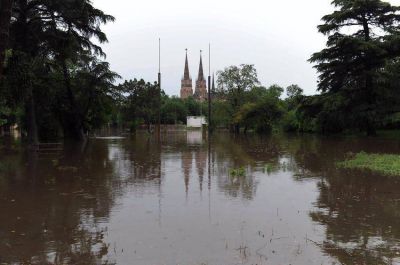 Luj�n declar� la alerta roja por la crecida del r�o
