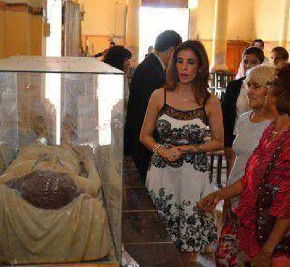 La Gobernadora visit� la Capilla de Nuestro Se�or Hallado y el Puesto Sanitario