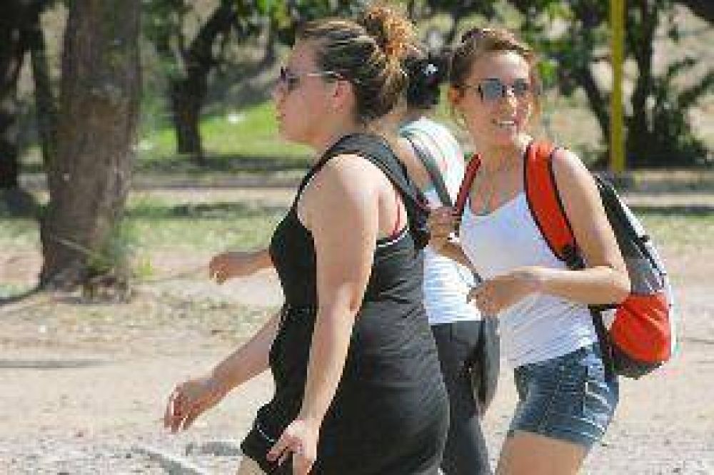 Con una sensaci�n t�rmica de 45� y una falla de Transnoa, Santiago vivi� un infierno