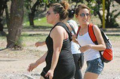 Con una sensaci�n t�rmica de 45� y una falla de Transnoa, Santiago vivi� un infierno
