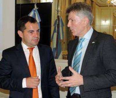 Bonelli aspira a un mejor sistema educativo  