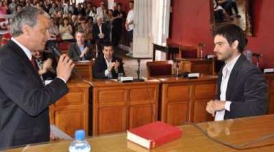 Maximiliano Berestein asumi� su banca de edil