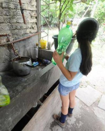 Hay agua en las calles, pero en las casas sale muy poco l�quido de los grifos