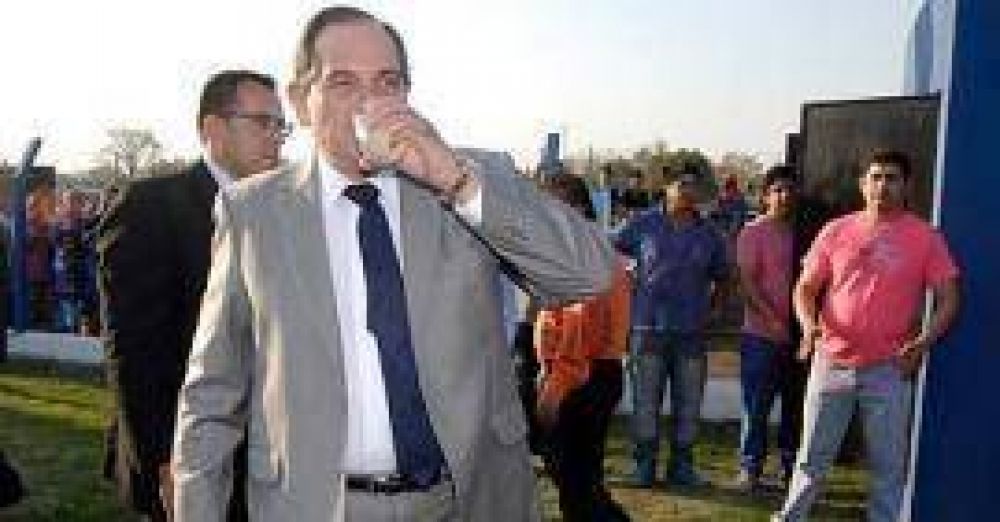 Luego de gastar 20.000 millones de d�lares en once a�os, Alperovich se va dej�ndonos sin luz y sin agua