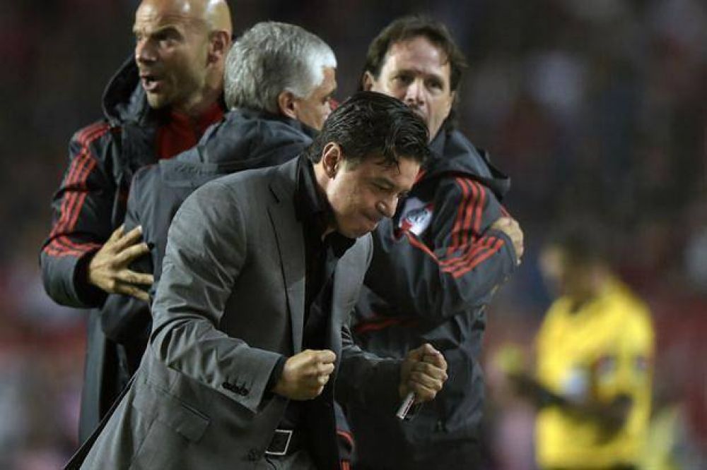 �Qu� les dir� Gallardo? River empez� perdiendo 7 veces y siempre reaccion�