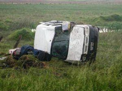Ampliamos: Otro accidente en la 5, volc� una camioneta