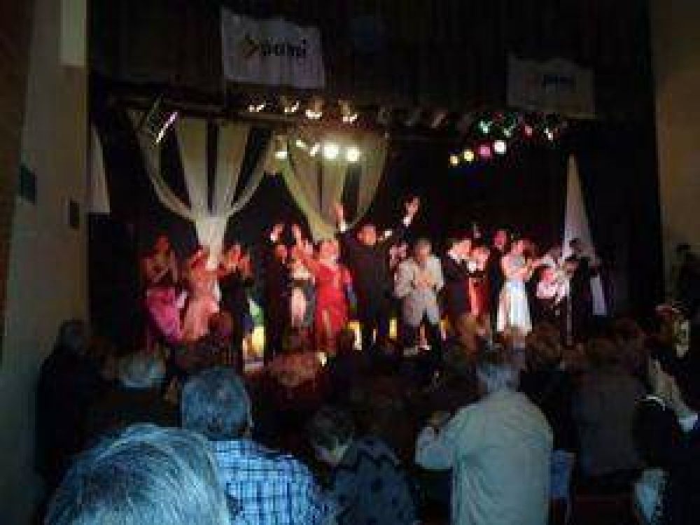 PAMI present� nuevamente el espect�culo Che Tango para los abuelos de la regi�n