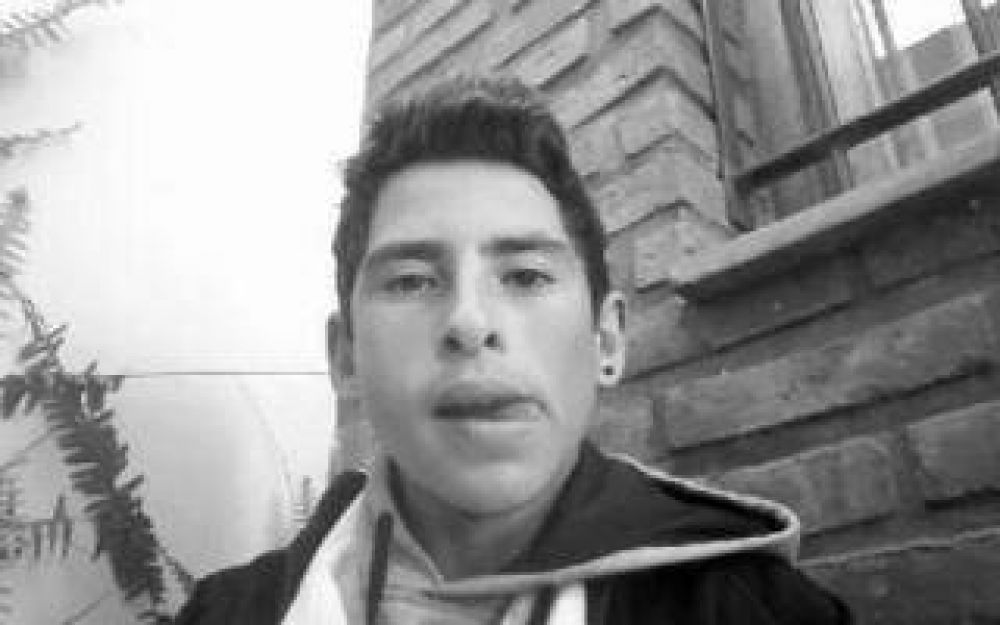 Buscan a menor desaparecido que estaba nadando en el r�o Luj�n