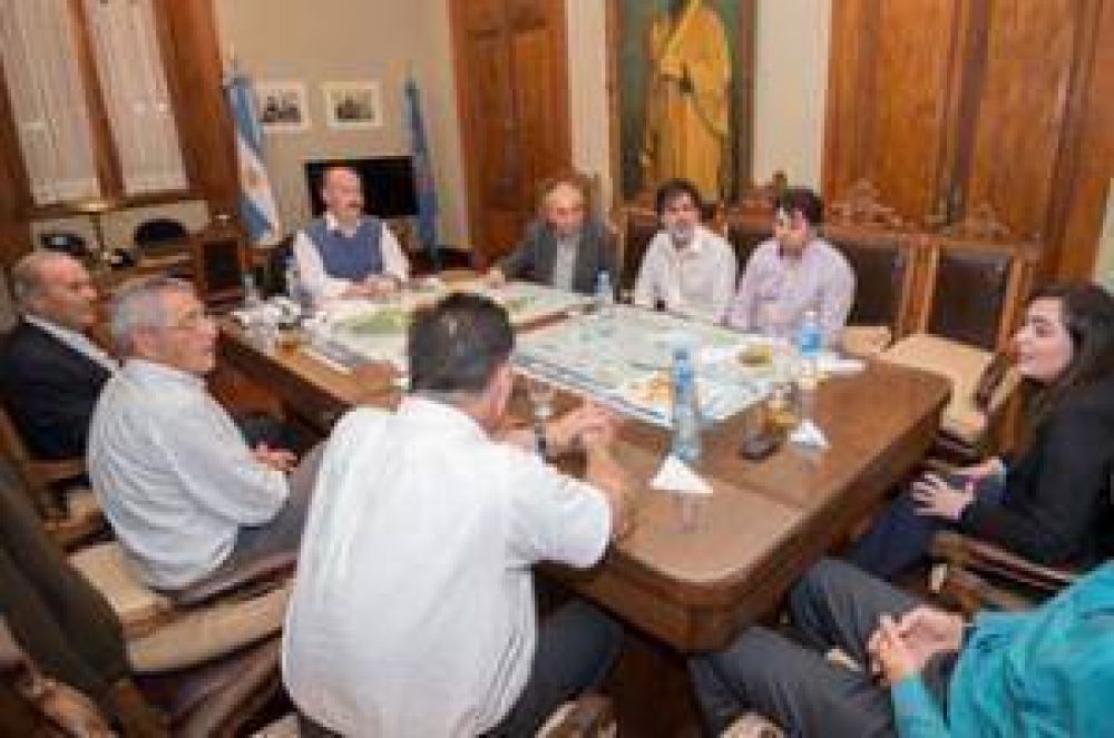 Inza recibi� en su despacho a funcionarios nacionales