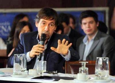 Naidenoff: Cuestion� al Gobierno ante la negativa del pago de un plus salarial. Volvi� a respaldar el pedido 