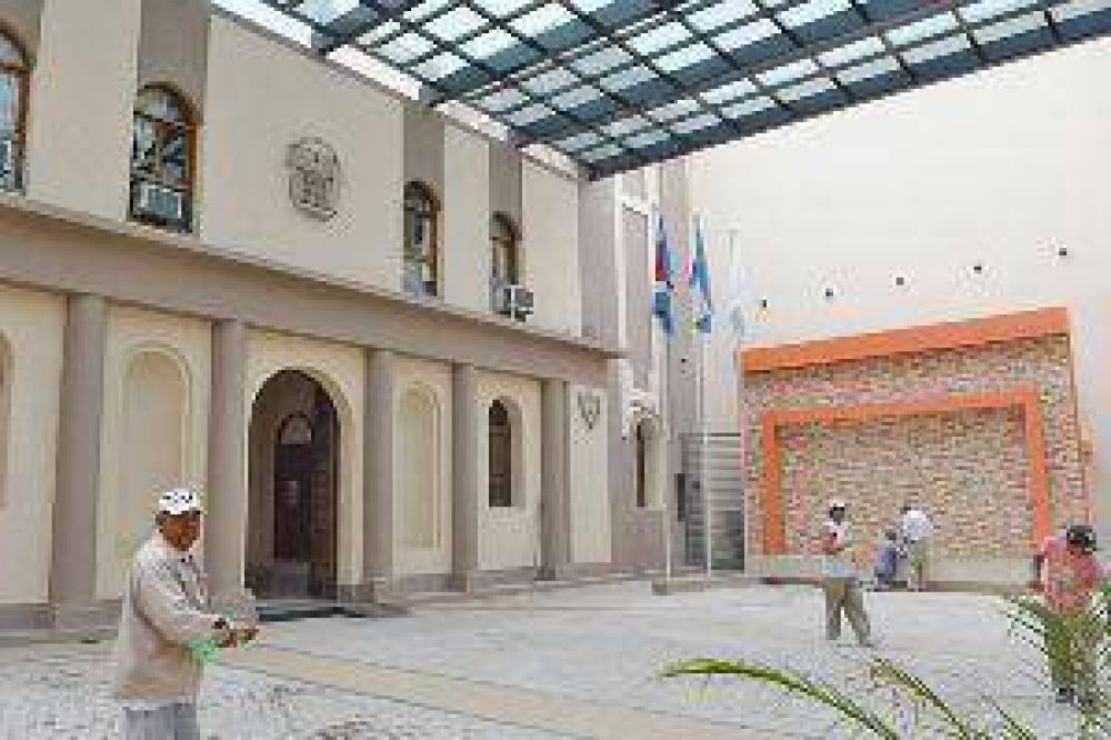 Santiago inicia hoy nueva etapa institucional con la asunci�n de 26 intendentes