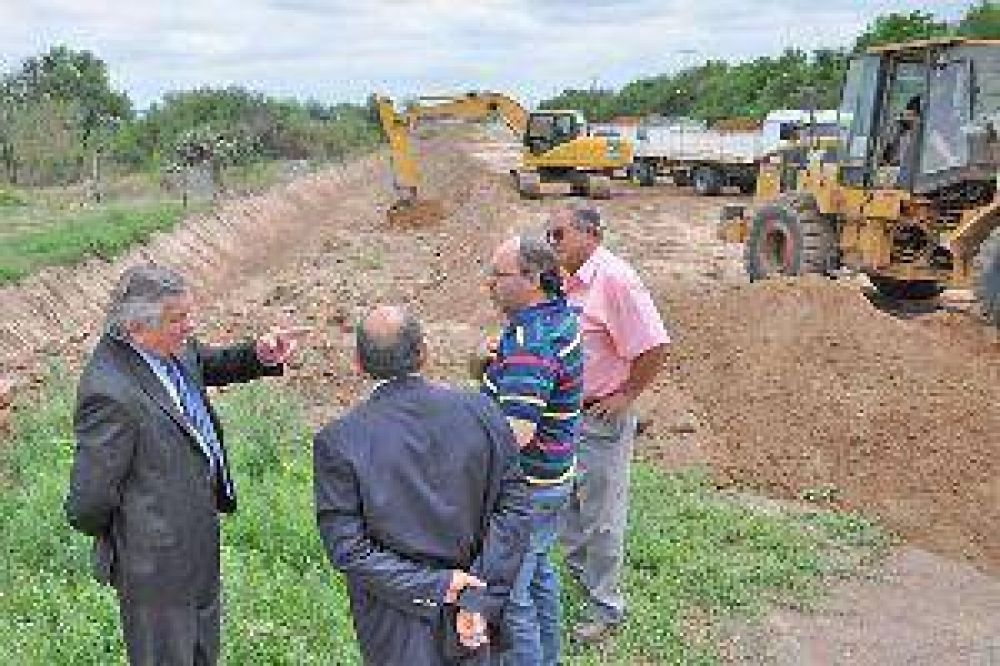 El intendente visit� obra de desag�e en el sur de la ciudad