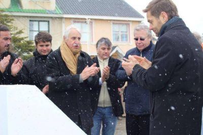 Con la presencia de su hijo se rindi� homenaje en Ushuaia a Arturo Umberto Illia 