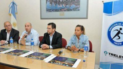 Se present� la 3� edici�n de la carrera �10 km Nocturna Trelew�