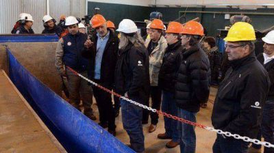 Buzzi recorri� obras de tendido de gas y entreg� $500 mil en cr�ditos a productores en Paso del Sapo