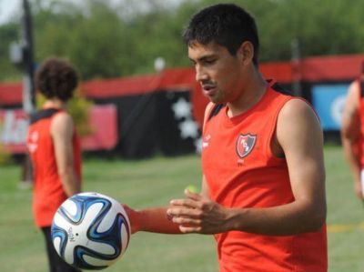 Gustavo Raggio busca a los mediocampistas titulares en Newell's