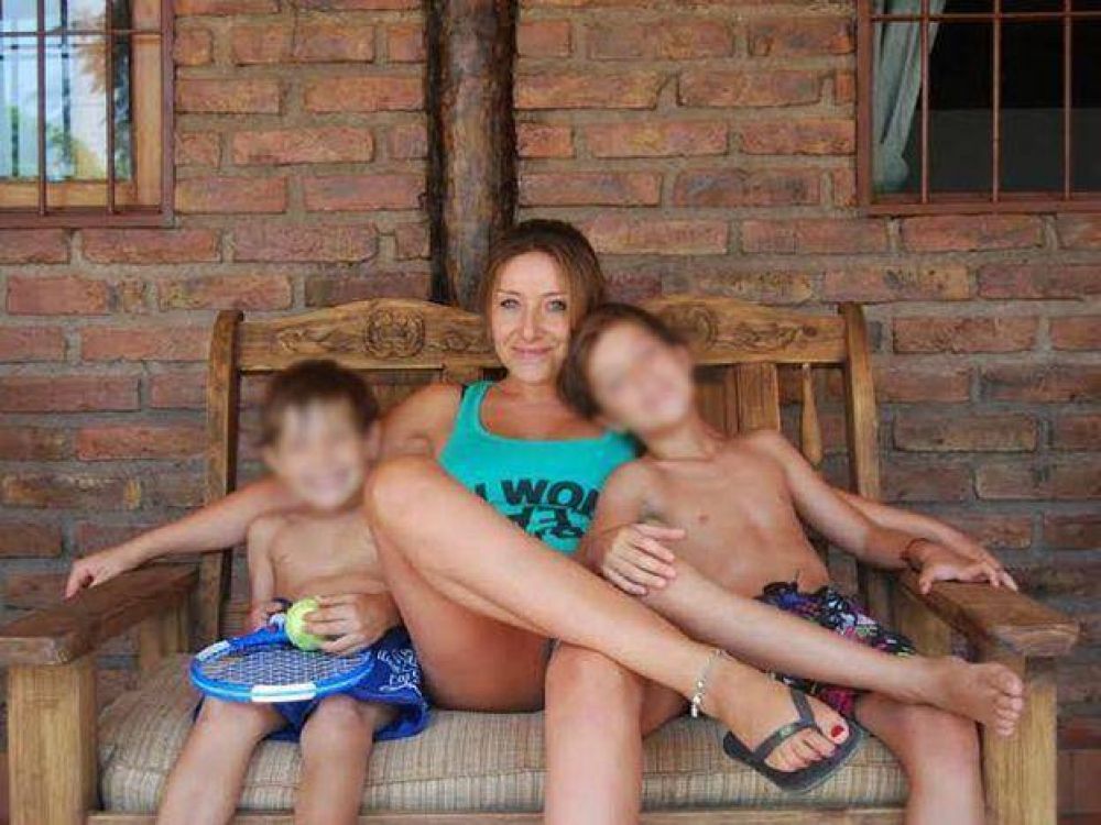 El dolor de una joven madre mendocina que no puede ver a sus hijos retenidos en Barcelona
