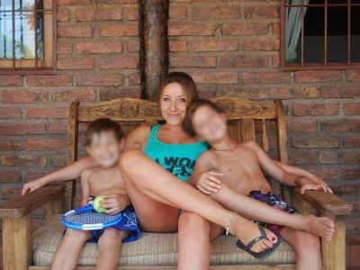 El dolor de una joven madre mendocina que no puede ver a sus hijos retenidos en Barcelona