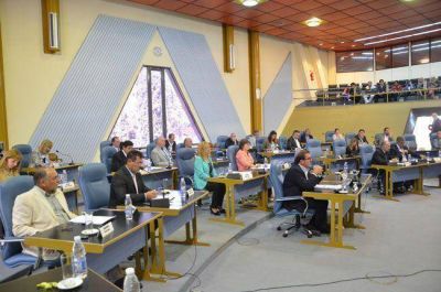 Con cr�ticas, los diputados aprobaron reestructuraciones presupuestarias