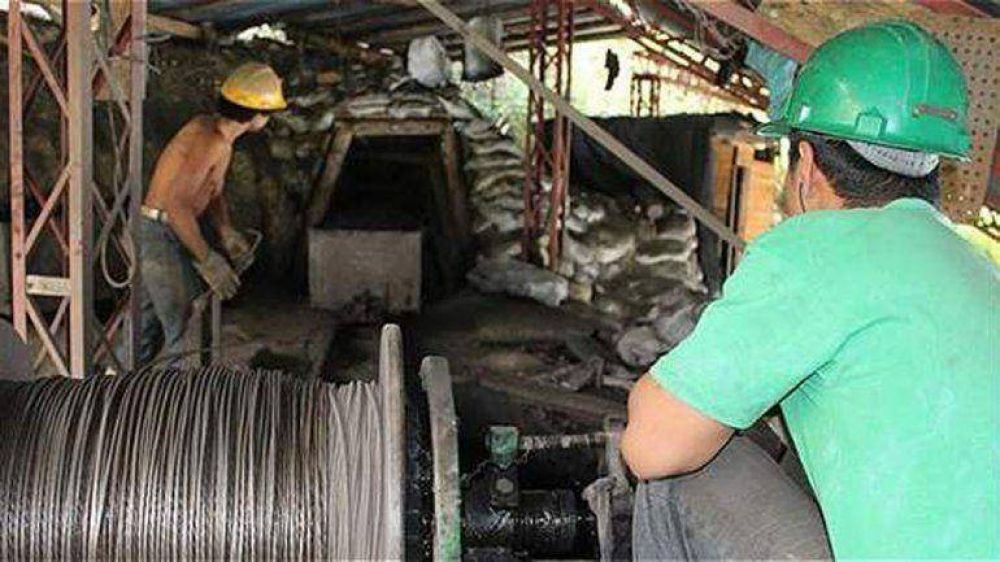Colombia: 12 mineros atrapados por la explosi�n de un yacimiento