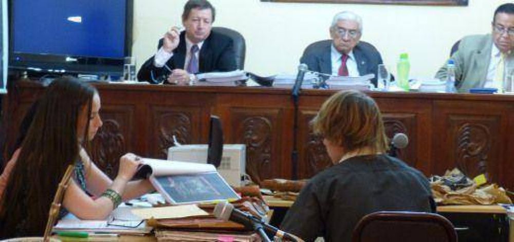 Caso Ang�lica Ram�rez, el juicio: declararon ex novios de la v�ctima y un sereno que vio esa noche a la chica con un hombre