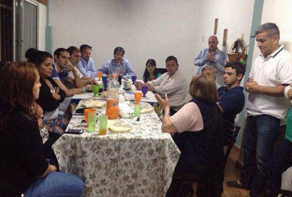 Adrin Prez contina las reuniones con los vecinos de Vicente Lpez