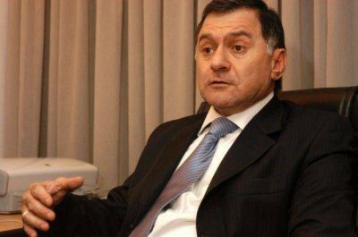 Le apuntan a Julio Pereyra por la venta en algo m�s de 12 millones de un predio que vale m�s de 100