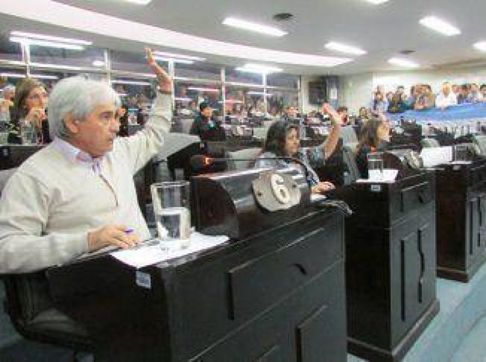 Concejo Deliberante aprob� convenios para crear Polic�a Municipal e invertir en obras de alumbrado