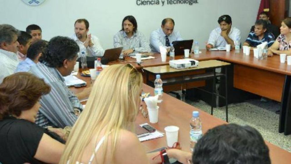 El gobierno ofreci� 3 cuotas de $583 desde noviembre a enero