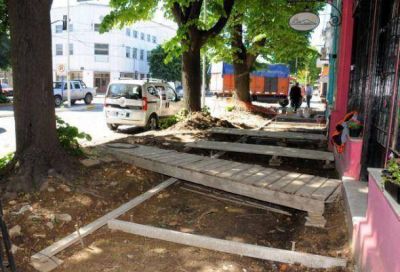 Avanza el arreglo de veredas sobre la avenida Col�n