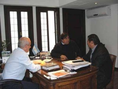 Echeverr�a se reuni� con el diputado Iriart y Marcelo Sosa