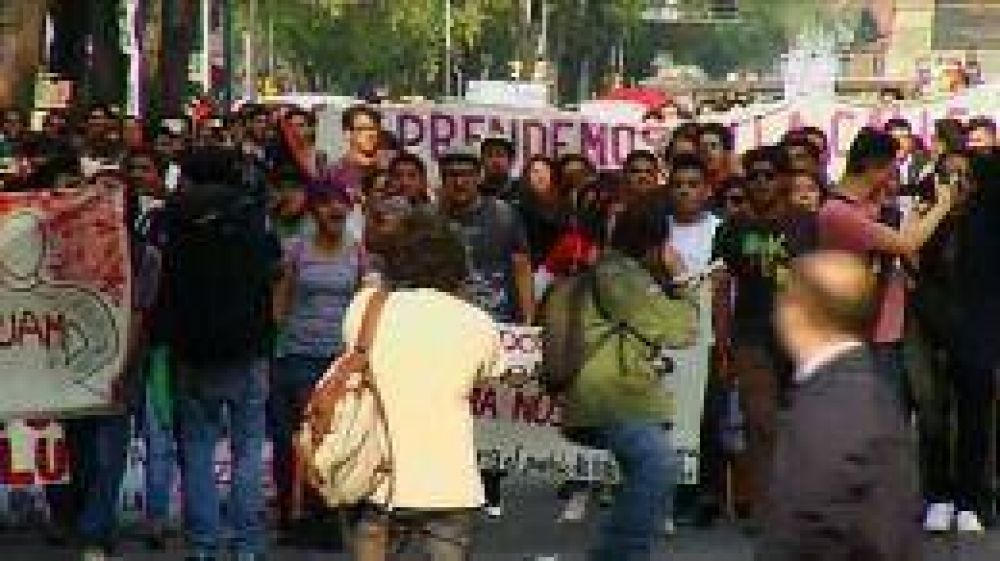 El gobierno mexicano defendi� su accionar ante la desaparici�n de los estudiantes