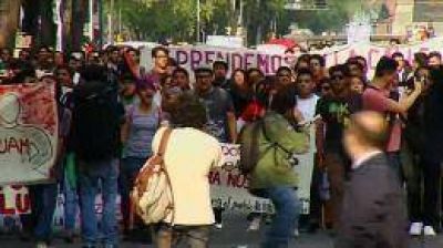 El gobierno mexicano defendi� su accionar ante la desaparici�n de los estudiantes