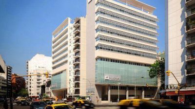 Tras el ataque a tiros, la mujer del titular de la DAIA fue operada y 