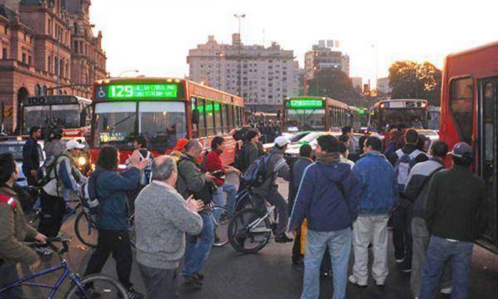 El Gobierno aclar� que no va a autorizar aumentos en las tarifas del transporte p�blico