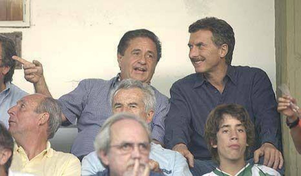 En medio de la pelea por el control del PJ, Macri elogi� a Duhalde