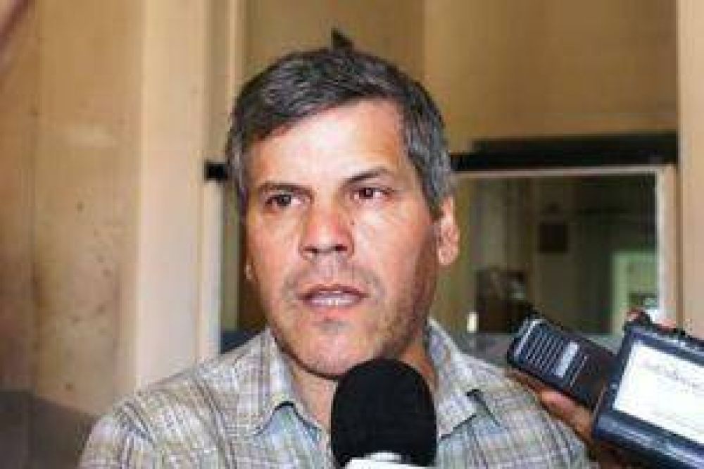 Pedido de informes por la obra de la Plaza 25 de Mayo y compra de materiales