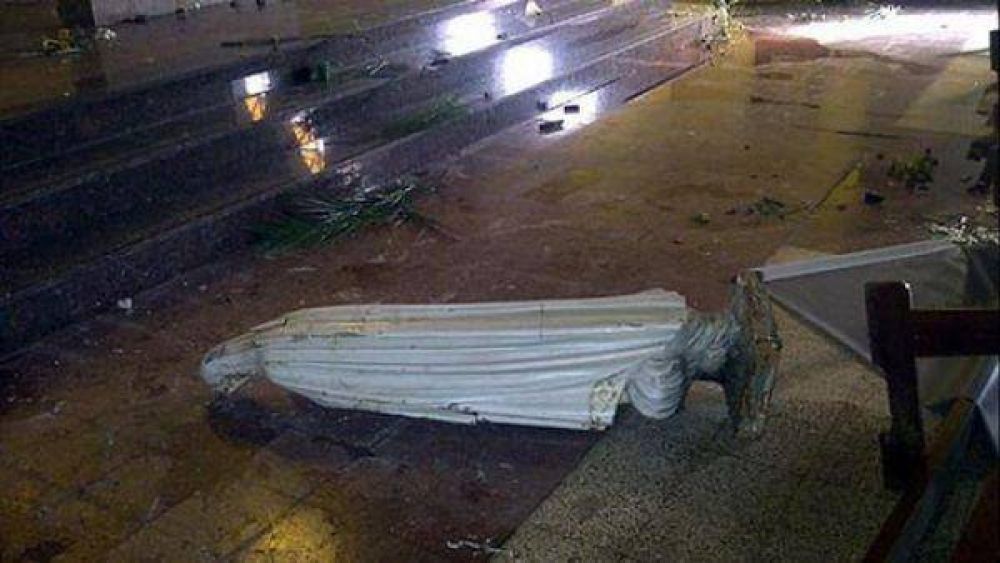 Olavarr�a: Destrozaron un iglesia y hasta quemaron el altar