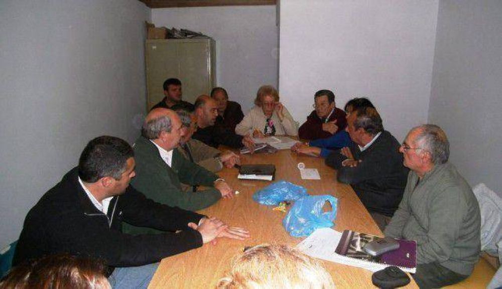 S�nchez se reuni� con los Bomberos Voluntarios de Claromec�