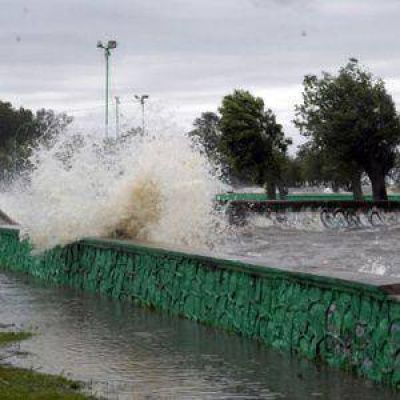 Se mantiene el alerta por la crecida del R�o